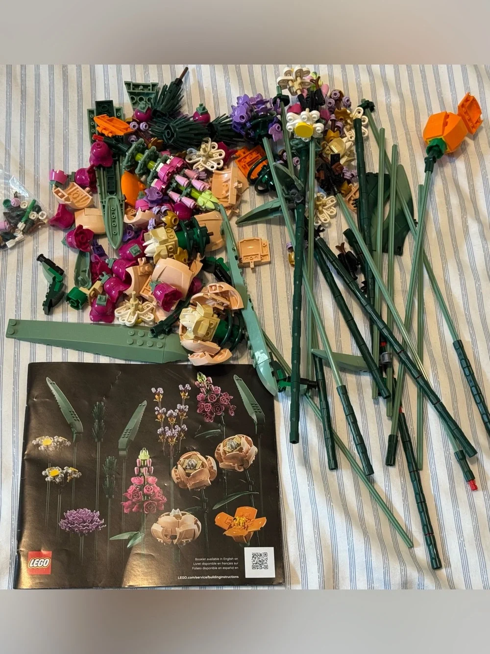 Lego Floral Stems and Blooms in Dark Green, Pink, Purple, Cream, Orange